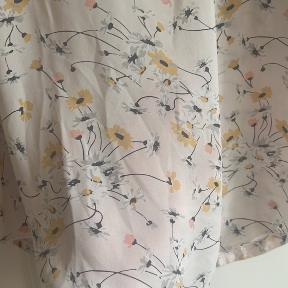 Loft Blouse! Size XS - Picture 4 of 5